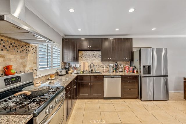 13719 Gavina Avenue, Sylmar, CA 91342