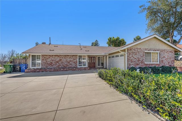 13719 Gavina Avenue, Sylmar, CA 91342