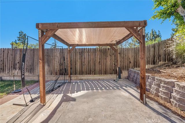 13719 Gavina Avenue, Sylmar, CA 91342