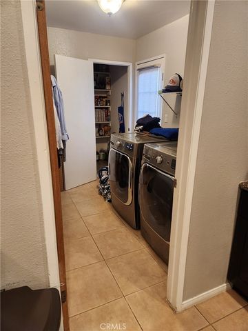 13719 Gavina Avenue, Sylmar, CA 91342