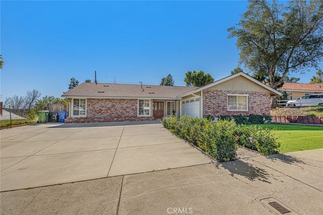 13719 Gavina Avenue, Sylmar, CA 91342