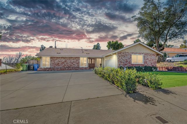 13719 Gavina Avenue, Sylmar, CA 91342