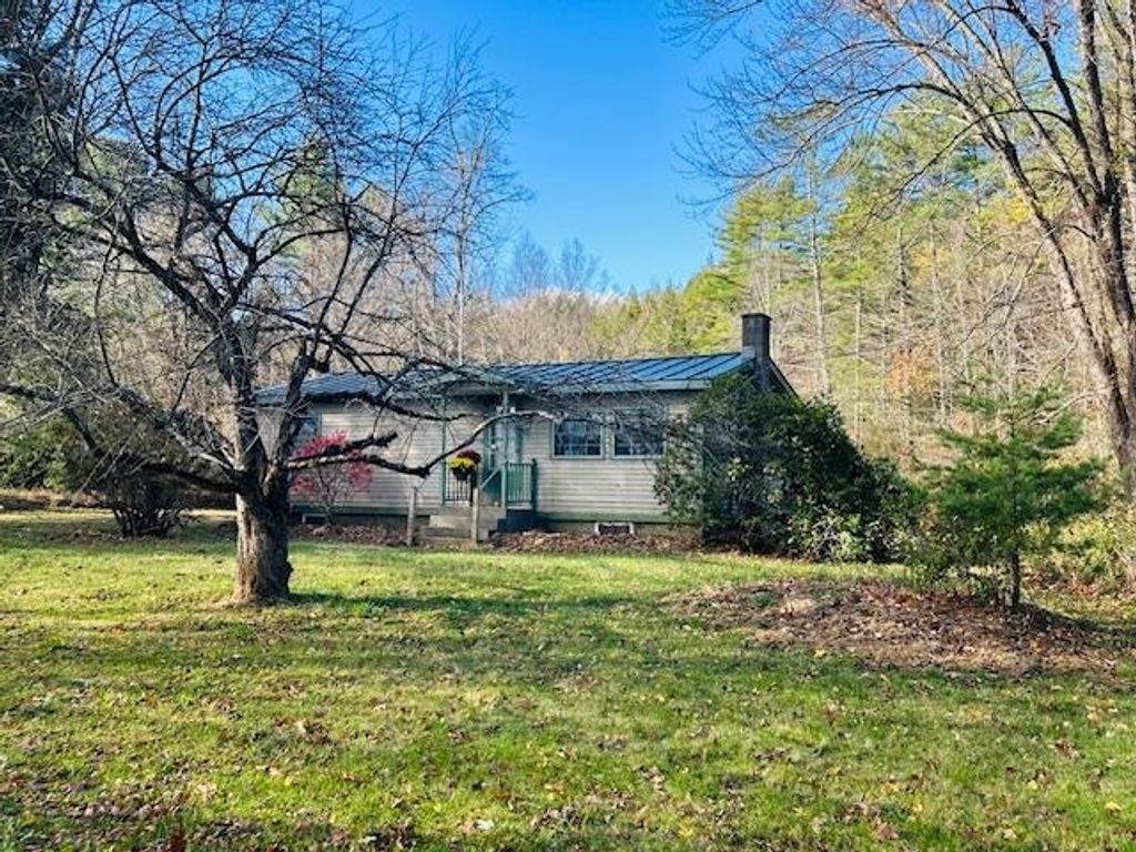 75 Mather Road, Brattleboro, VT 05301