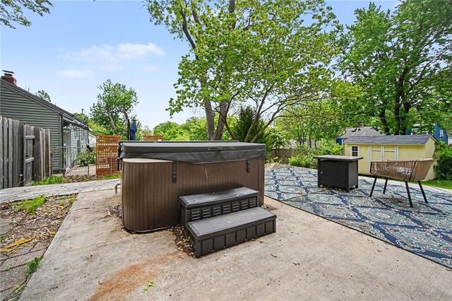 613 NE 43rd Terrace, Kansas City, MO 64116