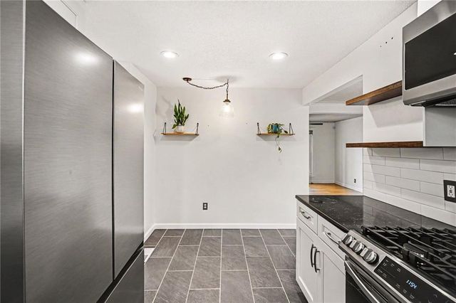 613 NE 43rd Terrace, Kansas City, MO 64116
