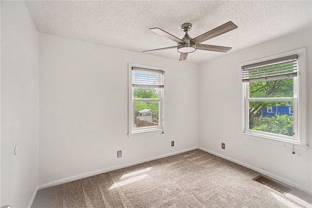 613 NE 43rd Terrace, Kansas City, MO 64116