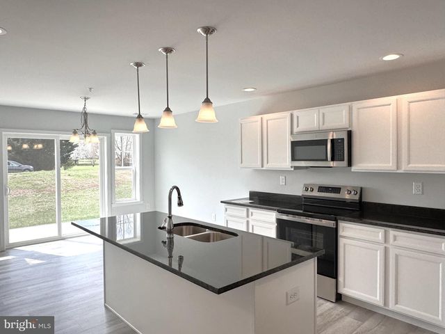 P5 BARRIER REEF DR, Martinsburg, WV 25403