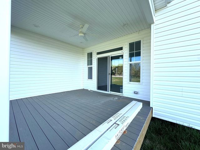 P5 BARRIER REEF DR, Martinsburg, WV 25403