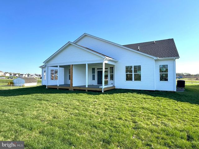 P5 BARRIER REEF DR, Martinsburg, WV 25403