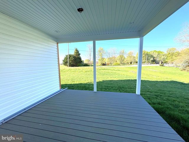P5 BARRIER REEF DR, Martinsburg, WV 25403
