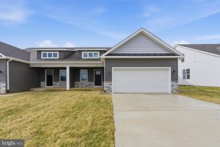 P5 BARRIER REEF DR, Martinsburg, WV 25403
