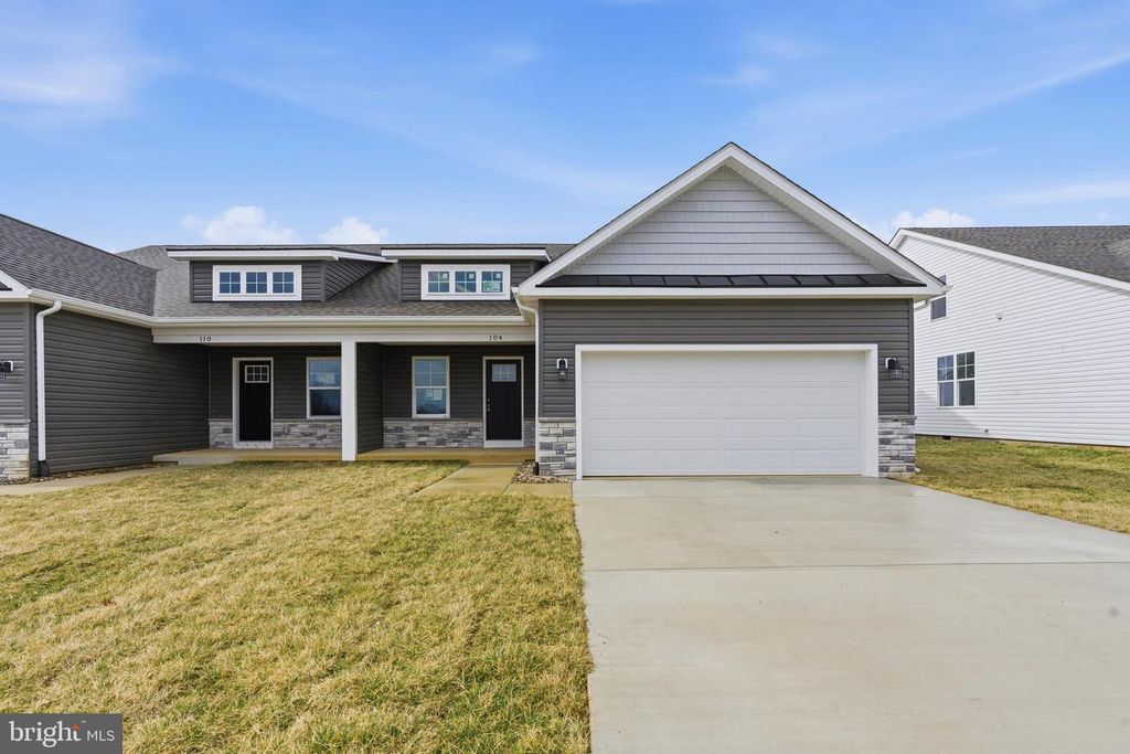 P5 BARRIER REEF DR, Martinsburg, WV 25403