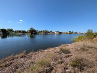 314 SW 21st AVE, Cape Coral, FL 33991