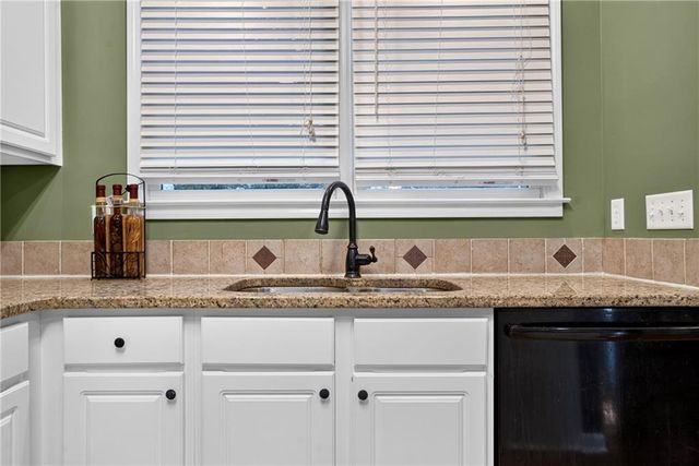 192 Mistybrook Circle, Stone Mountain, GA 30087