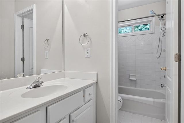 192 Mistybrook Circle, Stone Mountain, GA 30087