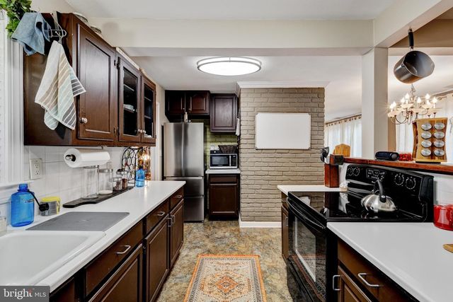 9920 PINEHURST AVE, Fairfax, VA 22030