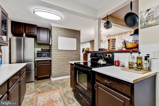 9920 PINEHURST AVE, Fairfax, VA 22030