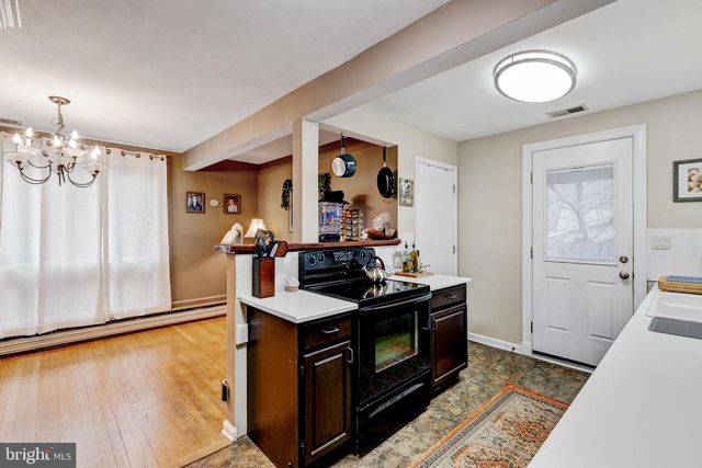 9920 PINEHURST AVE, Fairfax, VA 22030