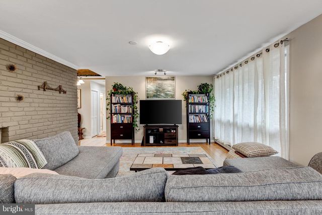 9920 PINEHURST AVE, Fairfax, VA 22030