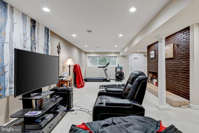 9920 PINEHURST AVE, Fairfax, VA 22030