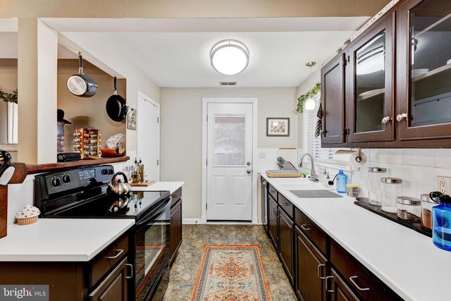 9920 PINEHURST AVE, Fairfax, VA 22030