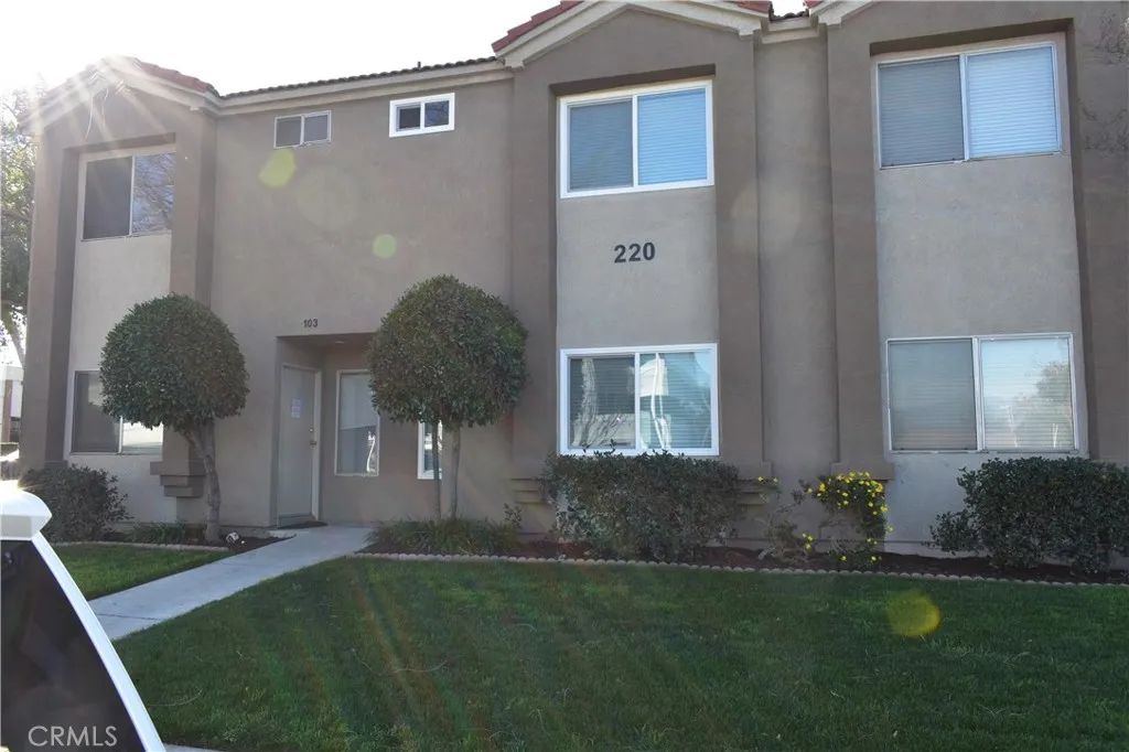 260 W 3rd, Corona, CA 92882
