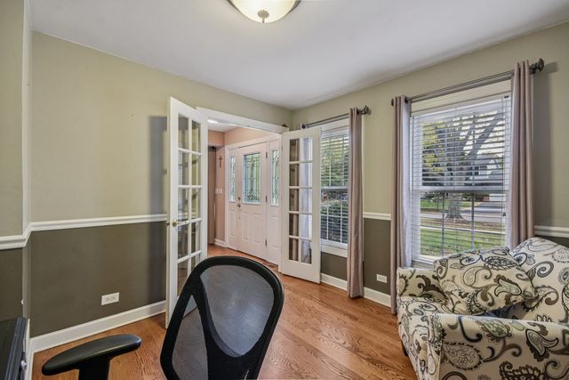 368 Pinoak Drive, Bartlett, IL 60103