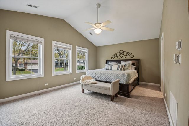 368 Pinoak Drive, Bartlett, IL 60103