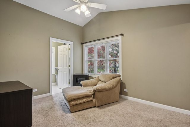 368 Pinoak Drive, Bartlett, IL 60103