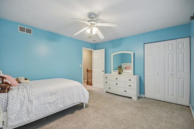 368 Pinoak Drive, Bartlett, IL 60103