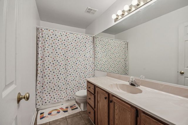 368 Pinoak Drive, Bartlett, IL 60103