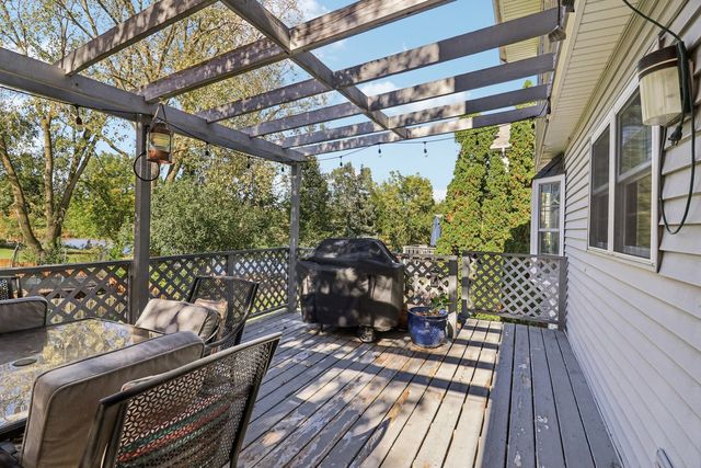 368 Pinoak Drive, Bartlett, IL 60103