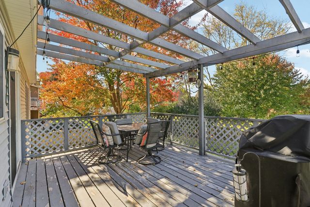 368 Pinoak Drive, Bartlett, IL 60103