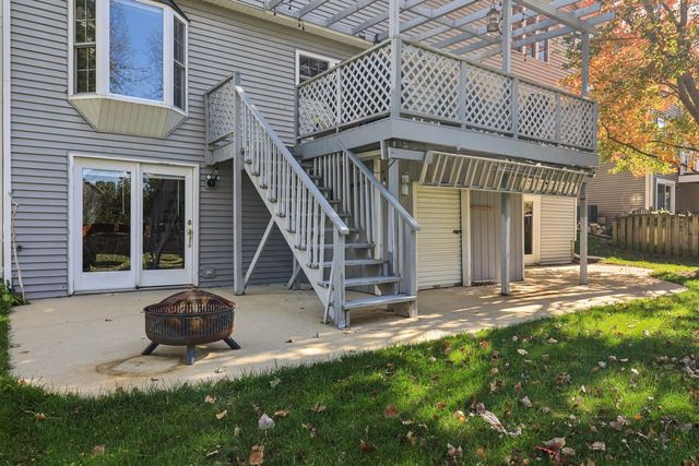 368 Pinoak Drive, Bartlett, IL 60103