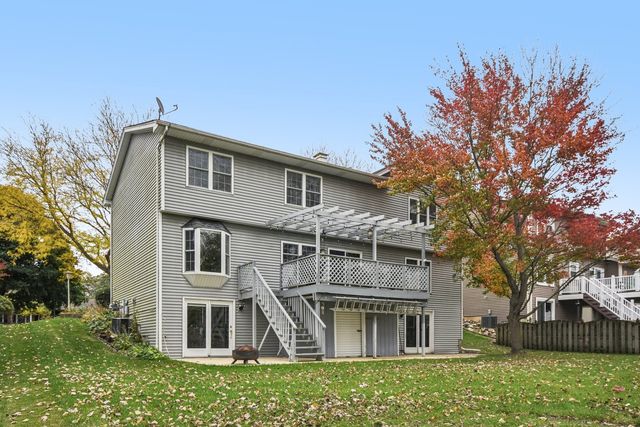 368 Pinoak Drive, Bartlett, IL 60103