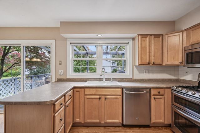 368 Pinoak Drive, Bartlett, IL 60103