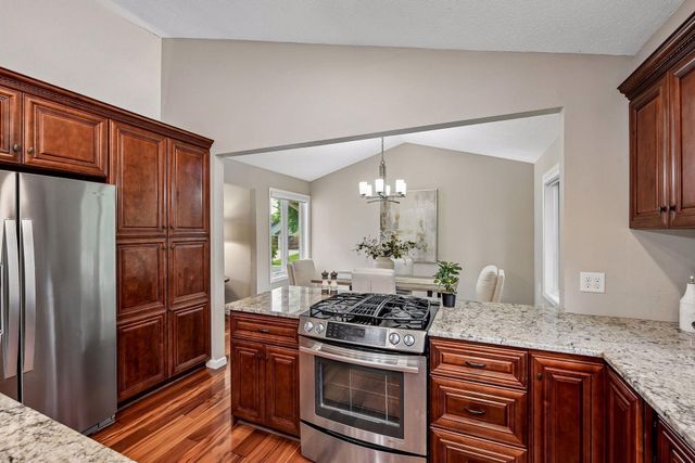 9994 Dunberry Circle, Eden Prairie, MN 55347