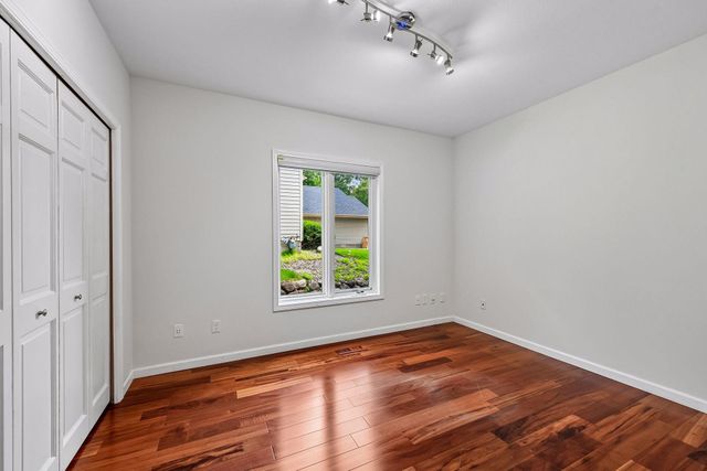 9994 Dunberry Circle, Eden Prairie, MN 55347