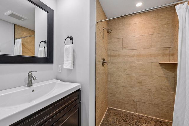 9994 Dunberry Circle, Eden Prairie, MN 55347