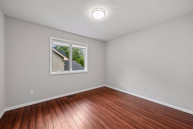 9994 Dunberry Circle, Eden Prairie, MN 55347