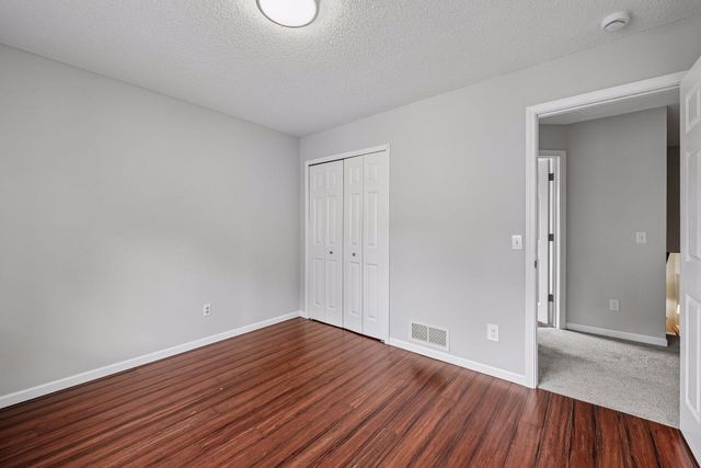 9994 Dunberry Circle, Eden Prairie, MN 55347