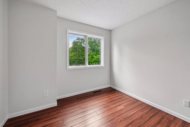 9994 Dunberry Circle, Eden Prairie, MN 55347