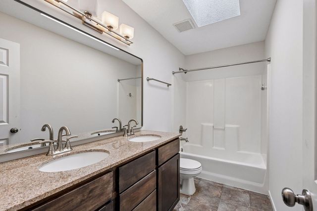 9994 Dunberry Circle, Eden Prairie, MN 55347
