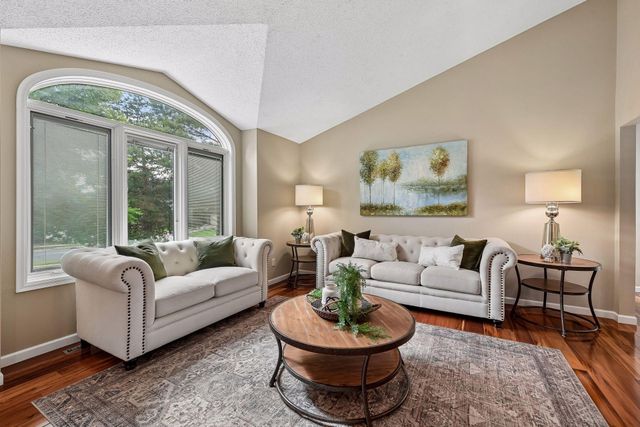 9994 Dunberry Circle, Eden Prairie, MN 55347