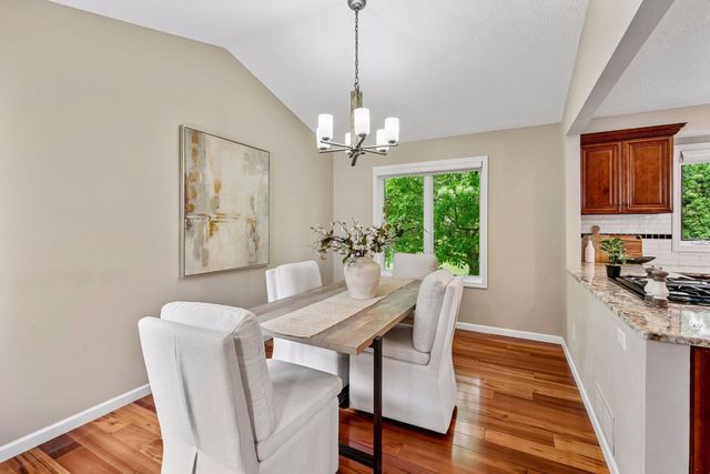 9994 Dunberry Circle, Eden Prairie, MN 55347