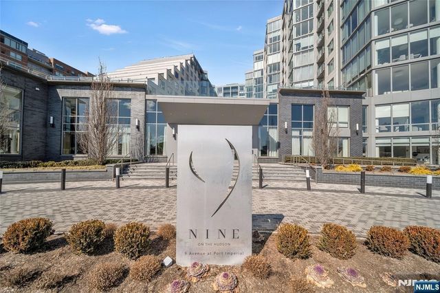 9 Ave At Port Imperial 818, West New York, NJ 07093