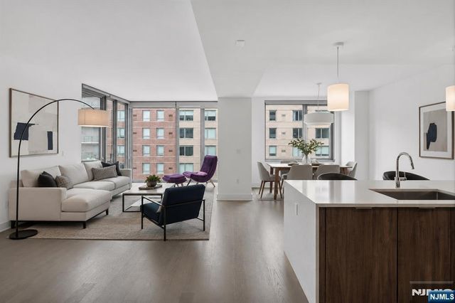 9 Ave At Port Imperial 818, West New York, NJ 07093