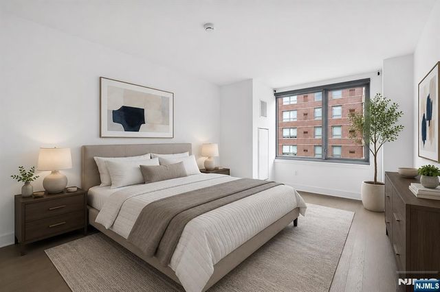 9 Ave At Port Imperial 818, West New York, NJ 07093