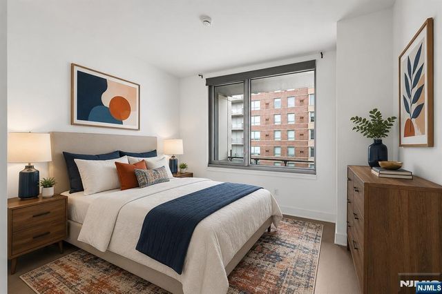 9 Ave At Port Imperial 818, West New York, NJ 07093