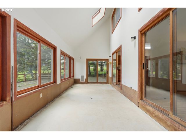 24983 S BEESON Rd, Beavercreek, OR 97004